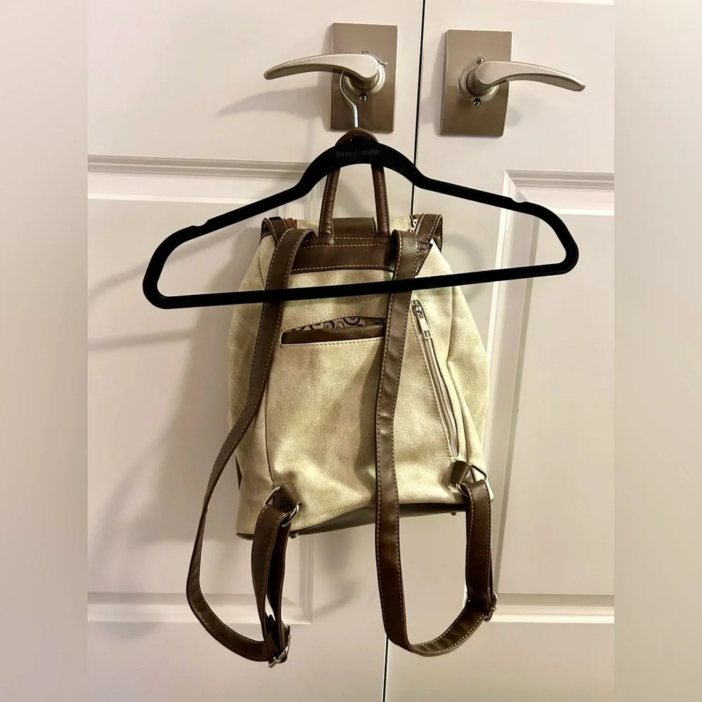 Backpack. - Picture 3 of 7